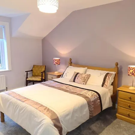 7 Owen Glen * Clifden