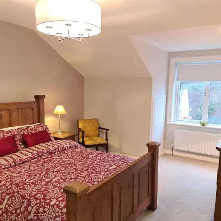 7 Owen Glen * Clifden